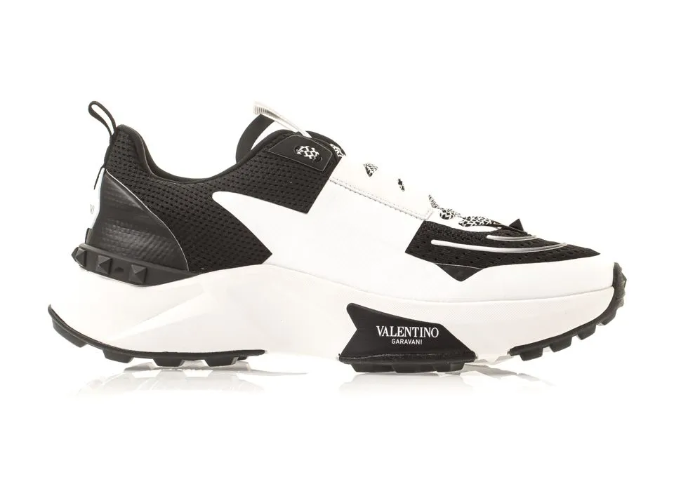Valentino Garavani .True Act Low Top